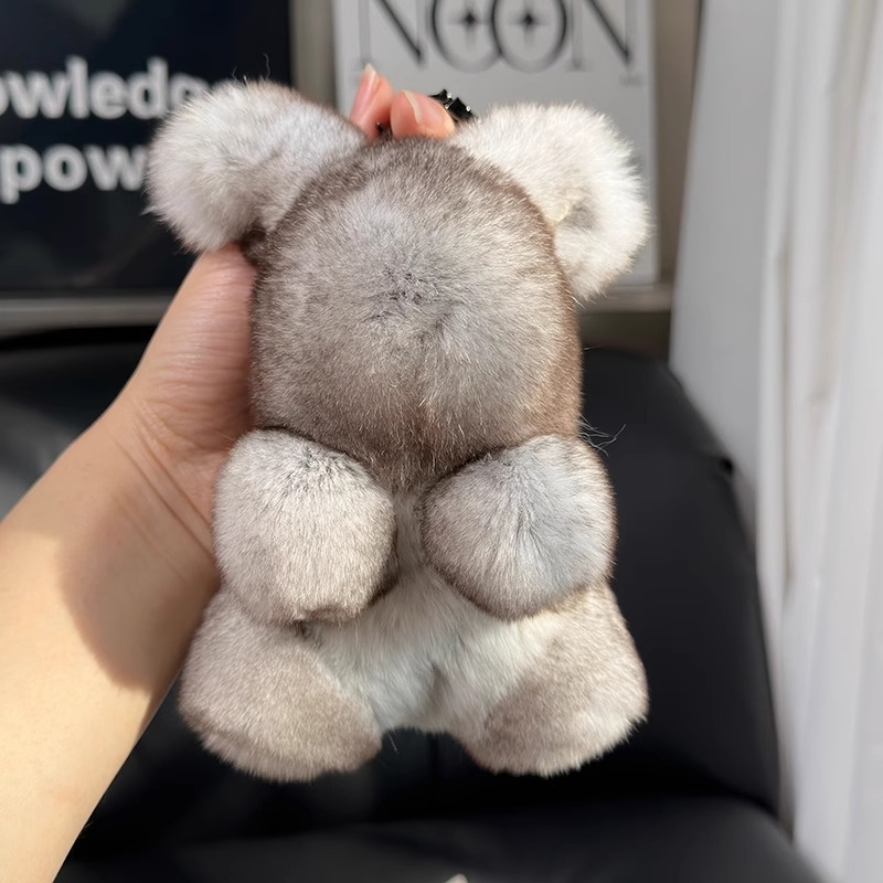 Rex nyúl szőrme táskadísz – plüss játék, autó belső dekoráció, karikatúra stílus, friss és édes, eredet: Hebei, 2025 tavasz