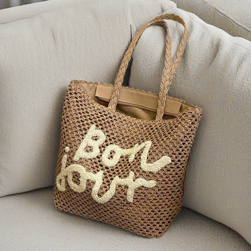 Papírszövetes válltáska, városi minimalist stílus, cipzáras zárás, belső telefonzseb, függőleges négyszög alak, dupla vállpánt