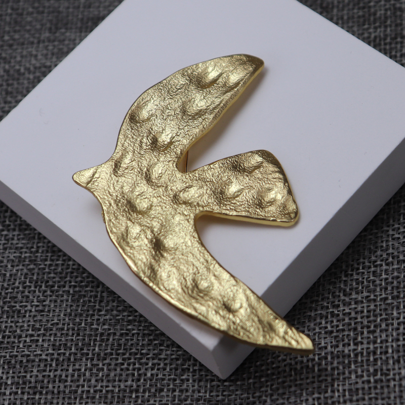 Bross ötvözetből · Középkori ihletésű retro irodalmi-művészeti stílus · galvanizált felület · Díszítés nőknek