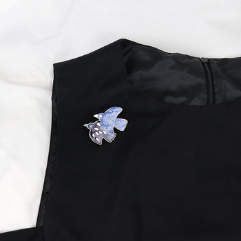 Ötvözetből készült bross zománcozott csepp-glazúrral, madár motívum, uniszex, irodai stílus