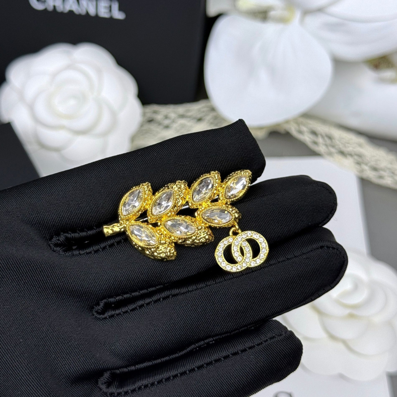 Meďová brošňa s motívom klasy pšenice, unisex, elektroplátovaná, zima 2025