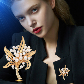 Gyöngyökkel körülölelt virágcsokor brooch nőknek (Anyag: Környezetbarát réz; Forma: Virág; Feldolgozás: Diamant; Stílus: Nőies Elegancia; Funkció: Díszítés, Ajándék)