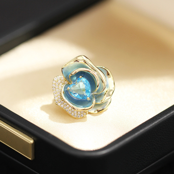 Pozlátená meďová kvetová brošňa, značka Yanyi, elektroplátovaná úprava, dámsky doplnok