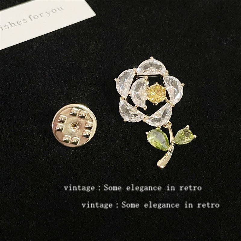 Brošňa Camelia – kvietkový dizajn, meď, elektroplating, pôvod Yiwu, jeseň 2024