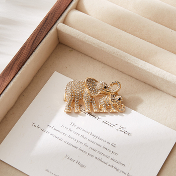 Brošna slon v tvare zvieraťa – dámsky elegantný štýl, zinková zliatina, diamantové brúsenie, zimné vydanie 2025
