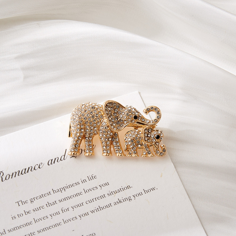 Brošna slon v tvare zvieraťa – dámsky elegantný štýl, zinková zliatina, diamantové brúsenie, zimné vydanie 2025