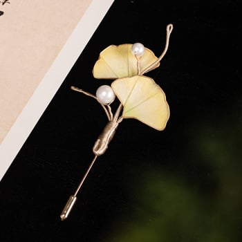 Brooch virág alakú, kínai és ókori stílusú, vegyes anyagokból, kézzel készített.