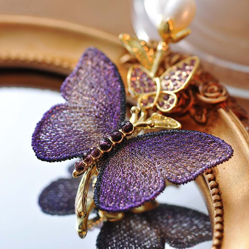 Meďová brošňa s motívom motýľa pre ženy, dekoratívna, elektroplatovaná
