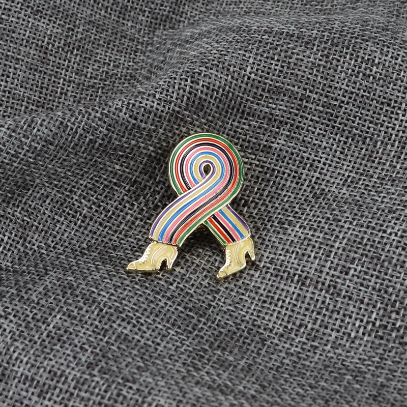 Brošňa, exkluzívny dizajn, retro smalt, modelovanie: vlnový; Materiál: zliatina; Štýl: dámsky, retro; Ošetrenie: elektroplating