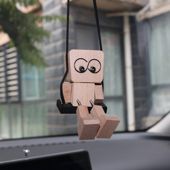 Ξύλινος άνδρας που κουνά το πόδι για αυτοκίνητο — διακοσμητικό στυλ καρτούν, εσωτερική διακόσμηση, αυτοκινητικά διακοσμητικά