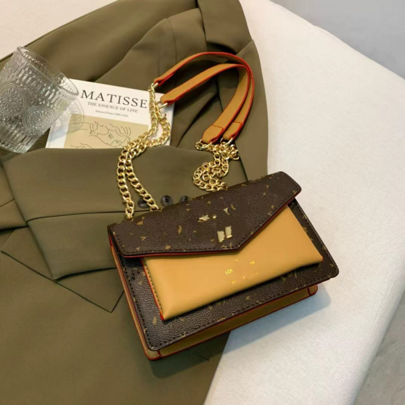 Női mini táska lánccal és széles vállpánttal — retro stílusú crossbody PU bőrből