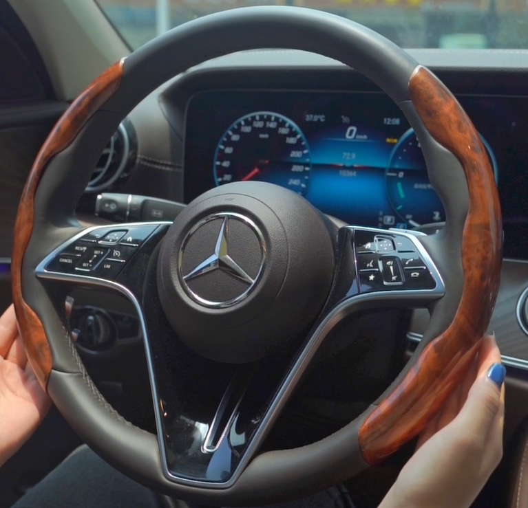 Navlaka za volan s drvenim uz vodeni prijenos, univerzalna za četiri sezone, držač kartice, ojačanje karbonskim vlaknima, unutarnji automobilni dodatak