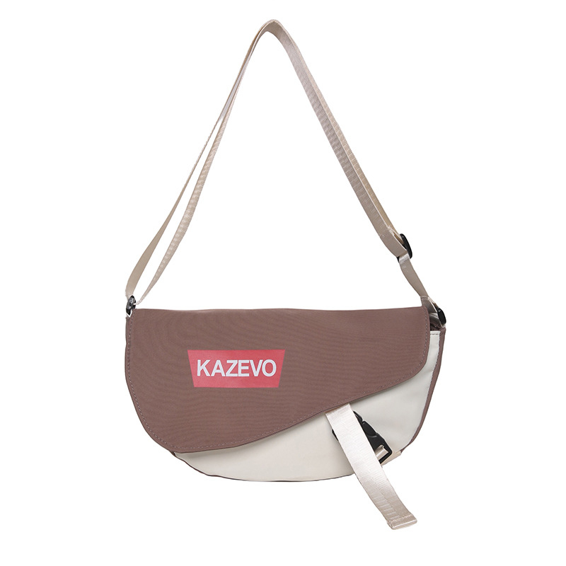 Nylonová crossbody taška s vnútorným vreckom na telefón, malý štvorec, vodorovná orientácia, zips