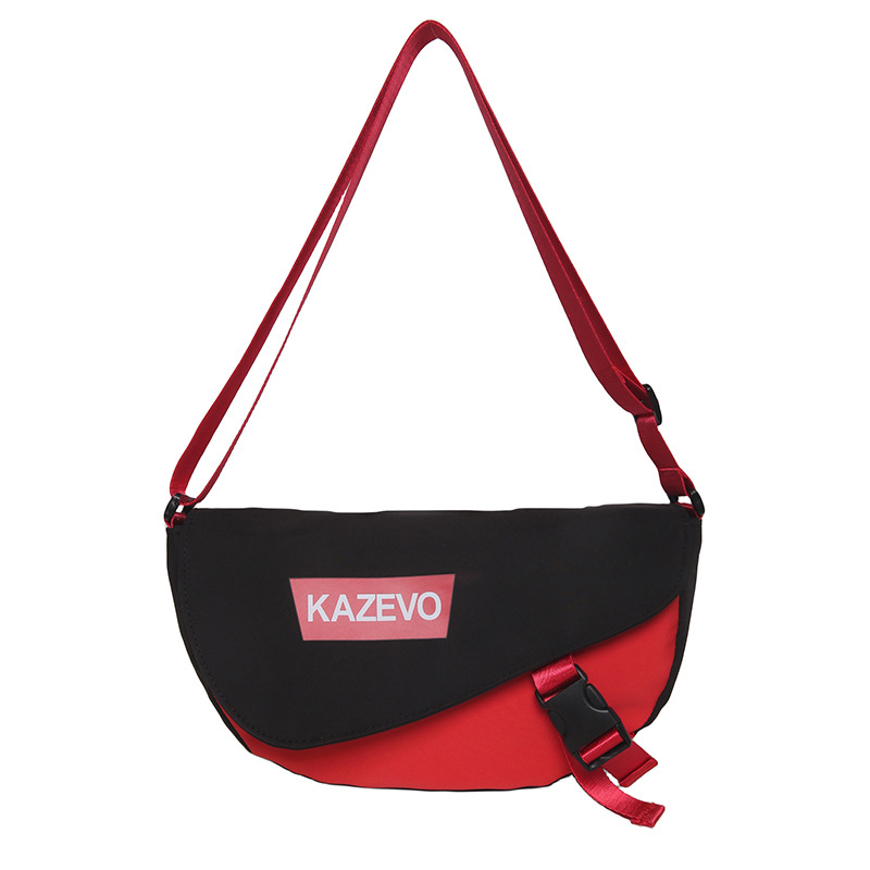 Nylonová crossbody taška s vnútorným vreckom na telefón, malý štvorec, vodorovná orientácia, zips