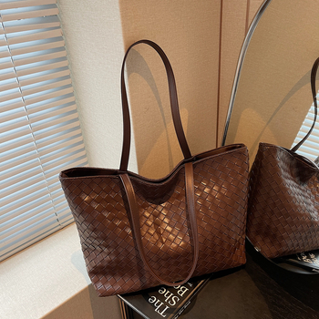 LEXYE Taška na tote - PU materiál, zipsové zapínanie, polyesterová podšívka, vnútorné vrecká (zips, vrecko na telefón, vrecko na dokumenty), mäkké ucho, vodorovný štvorec tvar