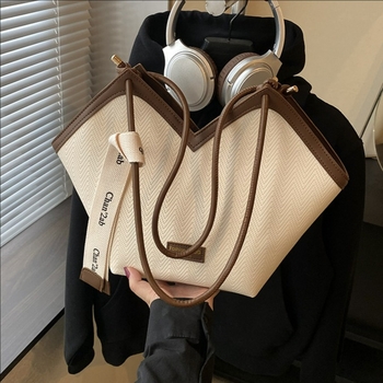 Dámska taška v kórejskom štýle, PU koža, horizontálny štvorcový tvar, zapínanie na zips, vnútorná kapsa so zipsom, dvojité držadlá