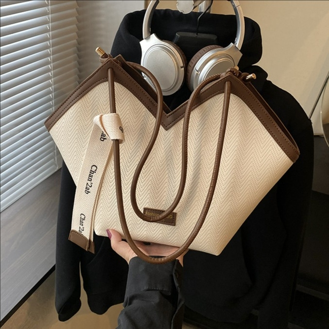 Dámska taška v kórejskom štýle, PU koža, horizontálny štvorcový tvar, zapínanie na zips, vnútorná kapsa so zipsom, dvojité držadlá