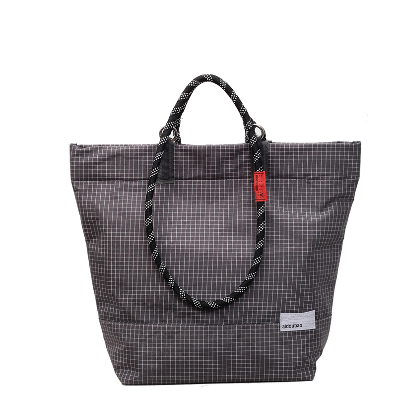 Taška Tote v ulicnom štýle, z textilu, magnetické zapínanie, vnútorné vrecká na zips, pre telefón a dokumenty