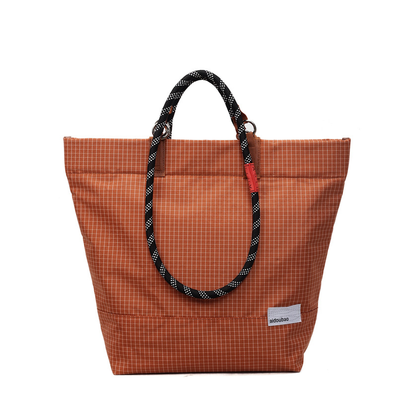 Taška Tote v ulicnom štýle, z textilu, magnetické zapínanie, vnútorné vrecká na zips, pre telefón a dokumenty