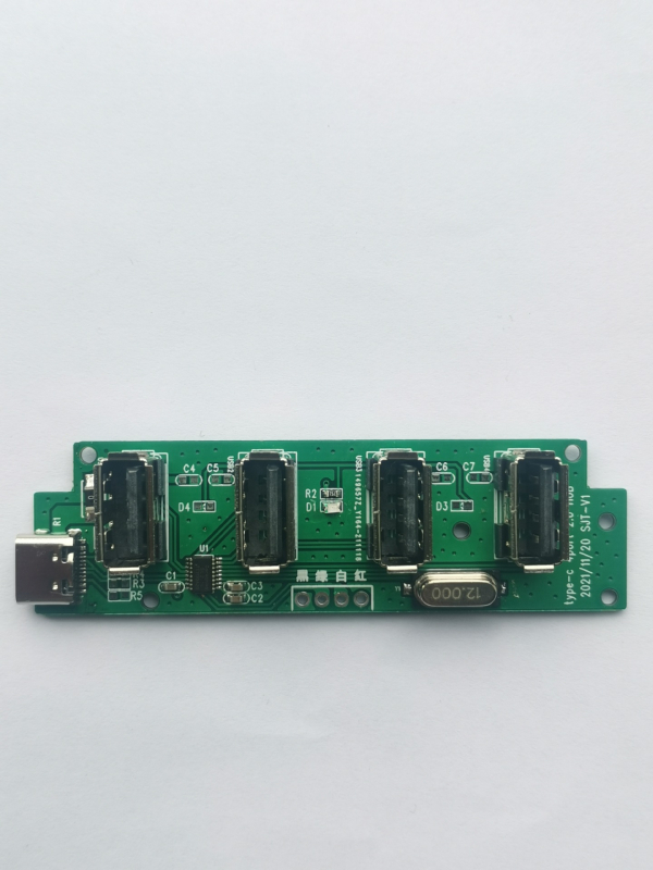 USB-C 2.0 HUB, 4-portový rozdeľovač, externé napájanie, USB 2.0 rozhranie, 480 Mbps, model SJT-117