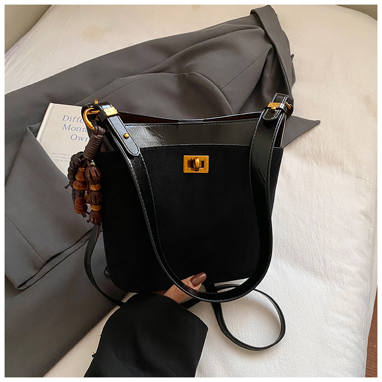 Чанта тип кофа от синтетична кожа, уличен стил, ципово закопчаване, джоб за телефон, Есен 2025