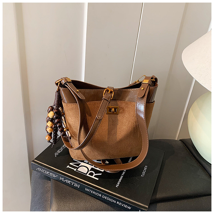 Чанта тип кофа от синтетична кожа, уличен стил, ципово закопчаване, джоб за телефон, Есен 2025