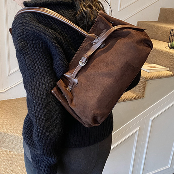 Nubuk bőr női tote táska, városi minimalizmus, vízszintes négyszög alak, cipzáras záródás, belső cipzáros zseb