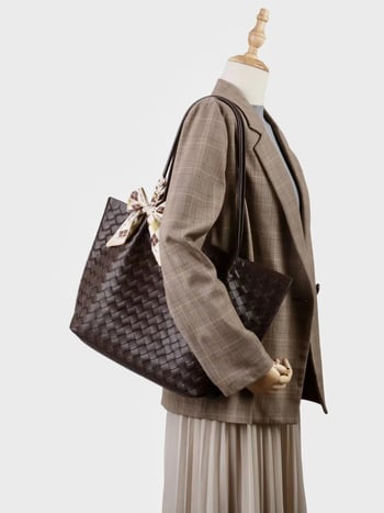 MISS SUMMER Valódi bőrből készült, szövött textúrájú váll- és kézitáska (Nagy kapacitás, mágneszár, belső zsebek telefonhoz és személyi igazolványhoz)