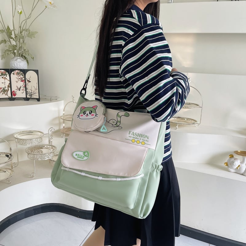 Jingxi nejlon válltáska, friss és édes stílus, függőleges négyzet alakú forma, cipzáros nyitás, poliészter bélés, belső telefontartó zseb, három vállszíj