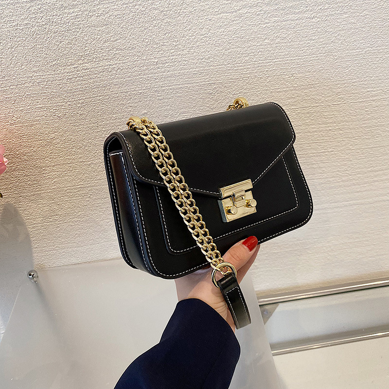 Női vintage stílusú keresztpántos láncos táska, PU anyag, vízszintes négyszögletes forma, fedéllel, egy vállpánt