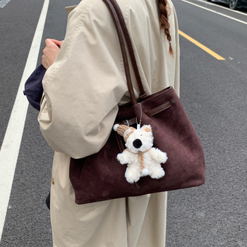 PU tote táska városi minimalist stílussal, vízszintes négyzetes forma, mágneszár, poliészter bélés