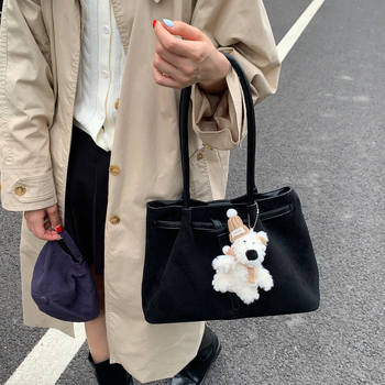 PU tote táska városi minimalist stílussal, vízszintes négyzetes forma, mágneszár, poliészter bélés