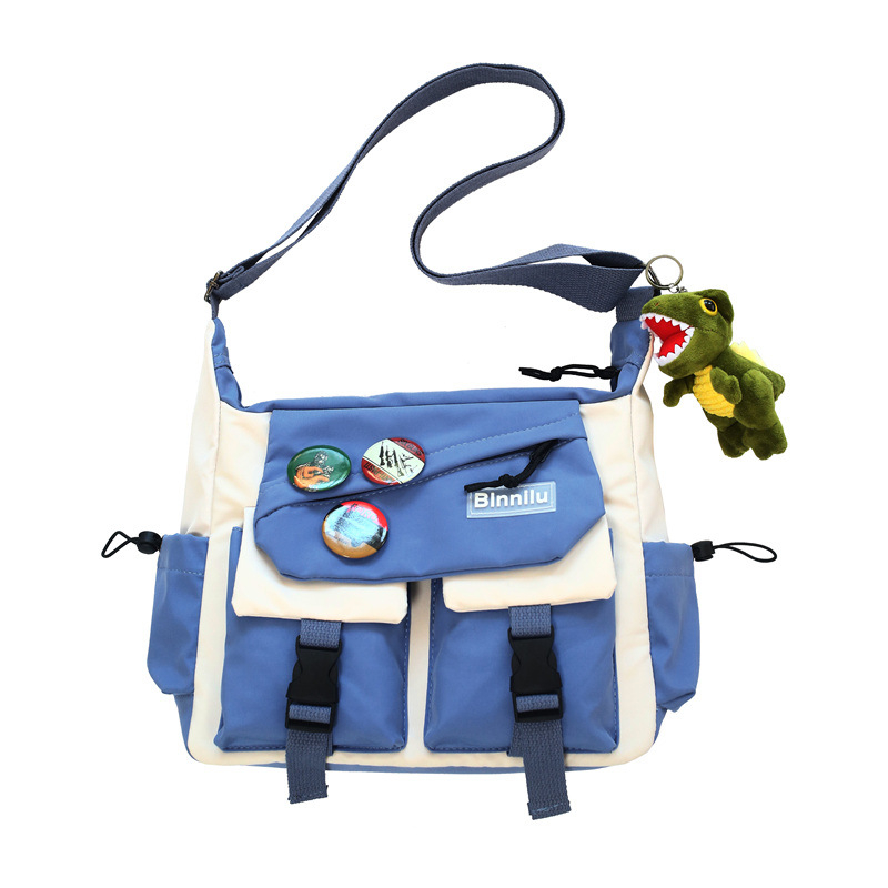 Nayi nylon messenger táska, négyzet alakú, cipzárral zárható, belső cipzáros zseb és telefontok