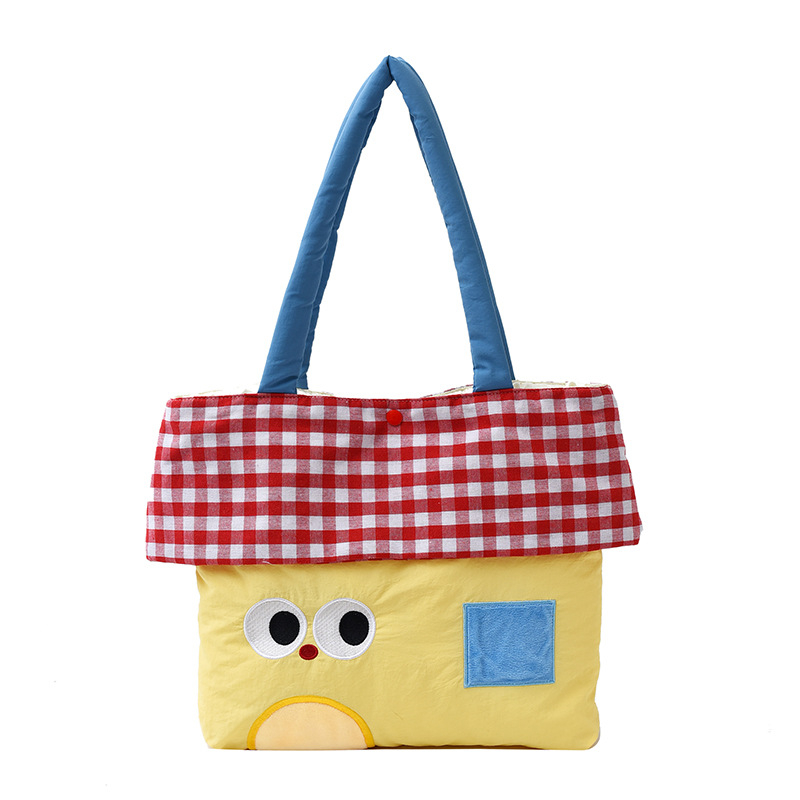 Női tote táska textil anyagból, vízszintes négyszögletes forma, cipzáras zárás, poliészter bélés, friss és édes stílus