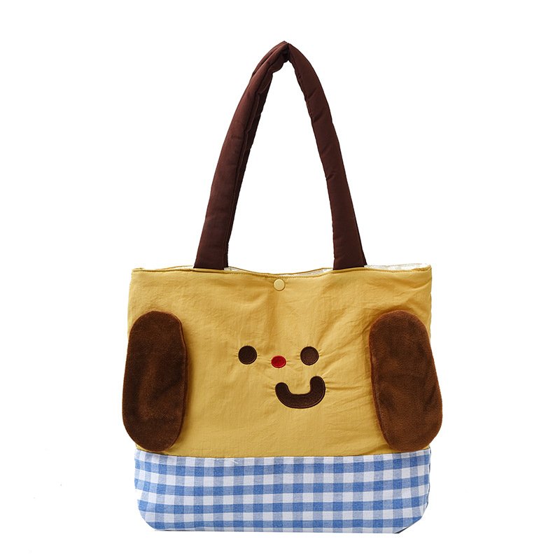 Női tote táska textil anyagból, vízszintes négyszögletes forma, cipzáras zárás, poliészter bélés, friss és édes stílus