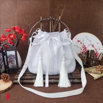 Női crossbody táska irodalmi kínai stílusban, selyem anyag, dumpling forma, horizontális négyzet alakú, húzózsinóros zárás