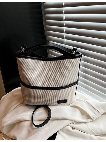 PU anyagú bucket táska, hengeres forma, mágneses zárás, PU bélés, városi minimalist stílus
