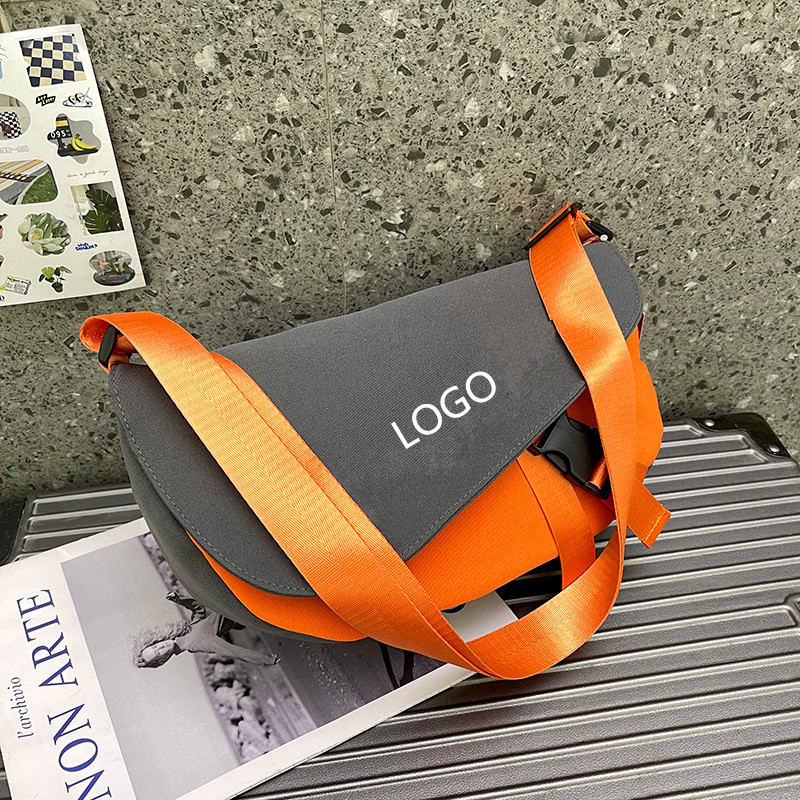 Taška Tote s vekom, Oxford látka, oválny tvar, vnútorné vrecko na telefón a zipsové vrecko, jednoručný popruh