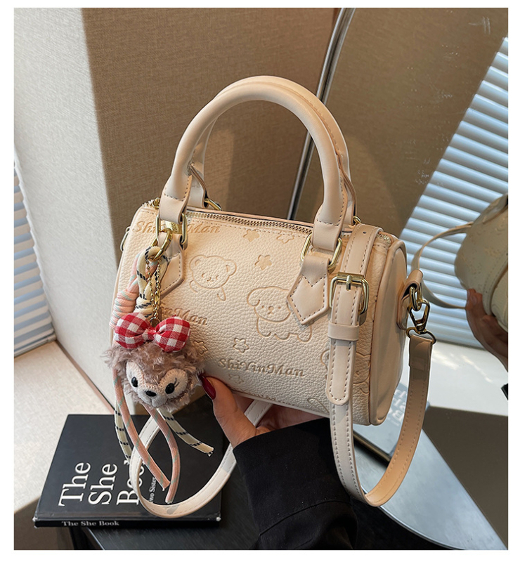 PU taška cez rameno, box štýl, cylindrický tvar, zapínanie na zips, vnútorná zipsová kapsa