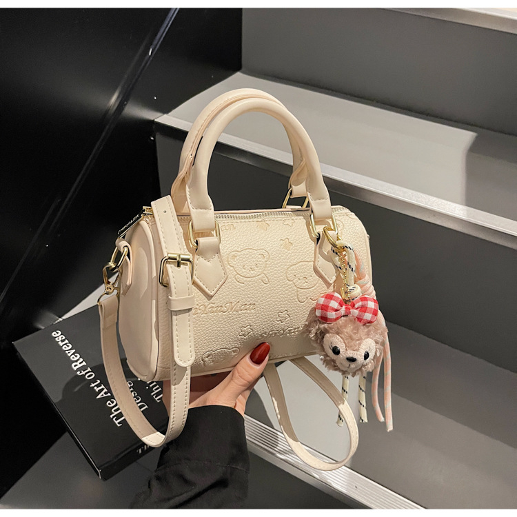 PU taška cez rameno, box štýl, cylindrický tvar, zapínanie na zips, vnútorná zipsová kapsa