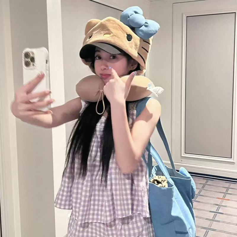 У-образна пътуваща възглавница за шията с качулка — карикатурна котка, паметна пяна, кристален велур, лека под 0,5 кг