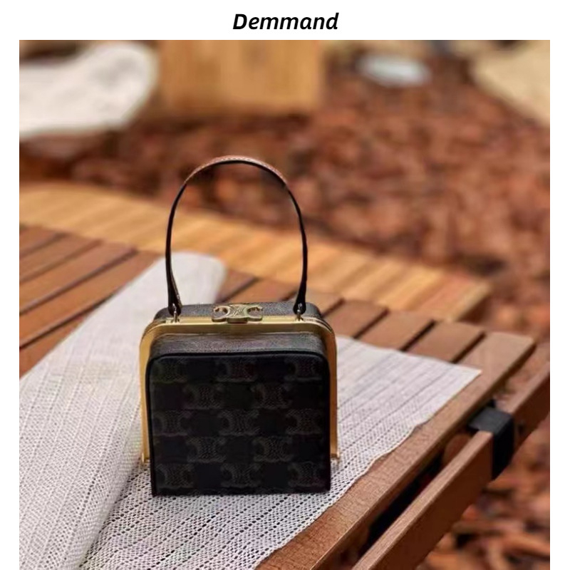 Arc de Triomphe női válltáska láncos pánttal, crossbody, mini négyzet alakú valódi bőr táska monogrammal