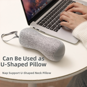 U tvarovaný cestovný vankúš na krk s výplňou z polyesterového vlákna a pleteným poťahom