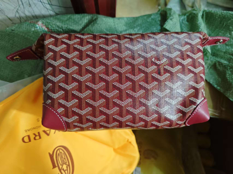 Taštička na toaletné potreby a kozmetiku - zvonka pruhovaná PU, podšívka z syntetickej kože, vodeodolná a ultra ľahká, unisex