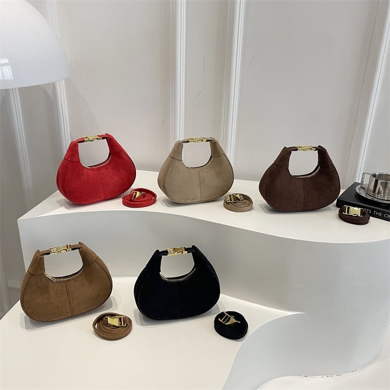 Taška cez rameno s reťazovým popruhom a tvarom mesiaca — vlnený materiál, zipsové zatváranie, vnútorná podšívka z nylonu, jeden ramenný popruh