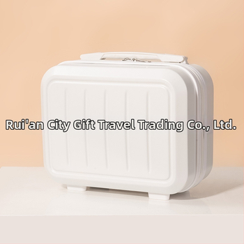 Kozmetická taštička z ABS, s uzáverom na zips, vodoodolná, polyesterová podšívka, hmotnosť 0.71 kg