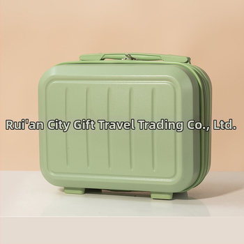 Kozmetická taštička z ABS, s uzáverom na zips, vodoodolná, polyesterová podšívka, hmotnosť 0.71 kg