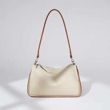 Geantă Boston, din piele naturală de vită, formă de pernă, închidere cu fermoar; lansare primăvară 2025; buzunare interioare: buzunar cu fermoar, buzunar pentru telefon, buzunar pentru ID; căptușeală poliester; curele de umăr duble; utilizare zilnică; simp