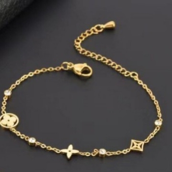 Set náramku a náhrdelníka s vyrezávaným štvorlístkom, titánová oceľ, box retiazka, vzor rastlín a kvetov