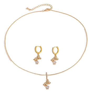 Ékszerszett: fülbevaló és nyaklánc kis medve motívummal, sárgaréz inlay cirkóniummal, O-formájú lánc, réz medál